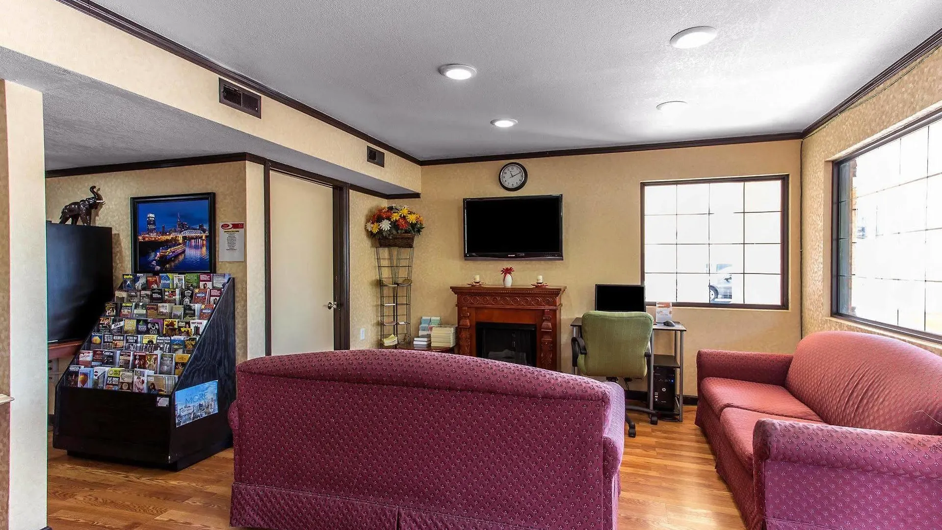 Econo Lodge Nashville Airport East
