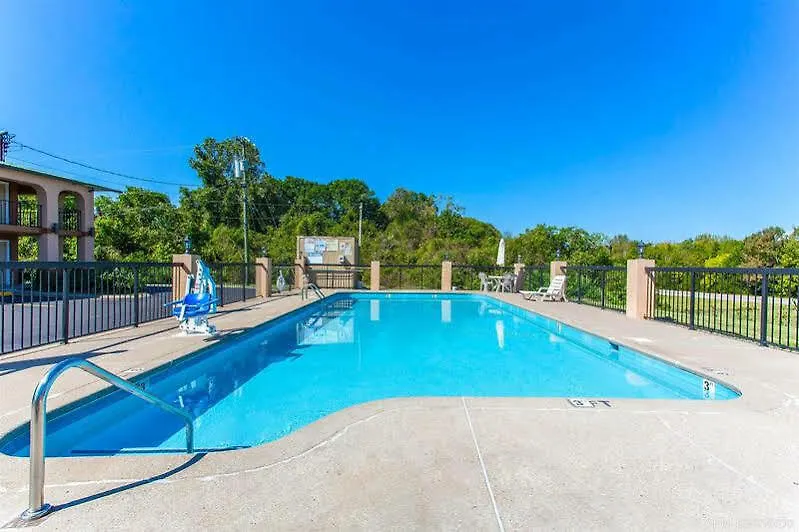 Econo Lodge Nashville Airport East